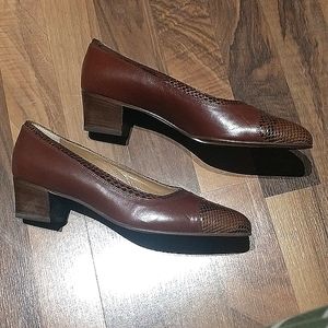 *NEW* Brown european leather women's shoes